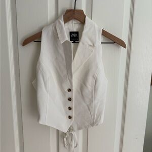 Zara Women's Cream Buttoned Vest Top